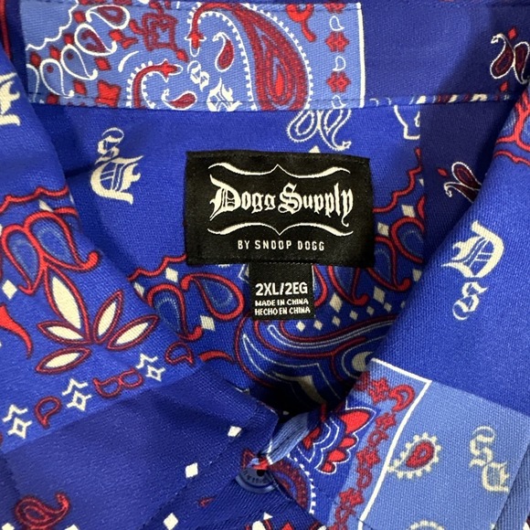 NWT Men 2XL Dogg Supply By Snoop Dog Blue Bandana Button Down Short Sleeve Mens - Picture 2 of 10